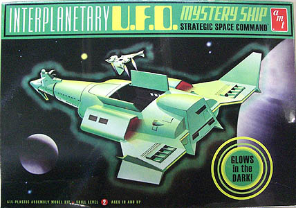 AMT 1/500スケール INTERPLANETARY U.F.O. MYSTERY SHIP 組み立て式プラモデル