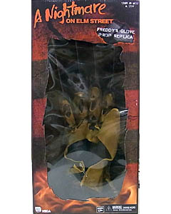 NECA A NIGHTMARE ON ELM STREET FREDDY'S GLOVE PROP REPLICA