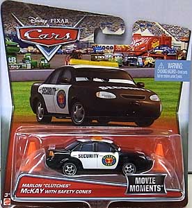 MATTEL CARS 2017 シングル MOVIE MOMENTS MARLON CLUTCHES McKAY WITH SAFETY CONES