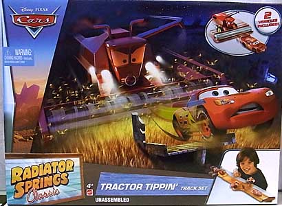 MATTEL CARS 2017 RADIATOR SPRINGS CLASSIC TRACTOR TIPPIN' TRACK SET