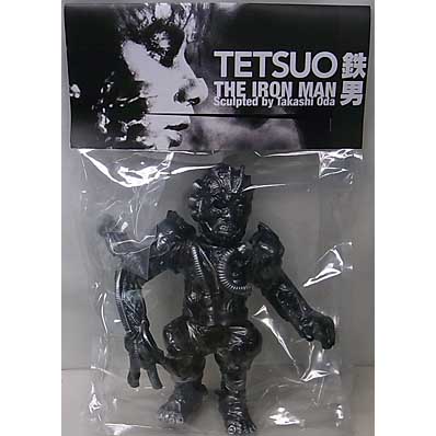 UNBOX INDUSTRIES TETSUO THE IRON MAN VINYL FIGURE [BLACK]